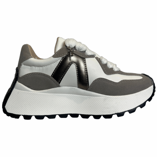 Tenis con plataforma chunky en color blanco con gris y plateado